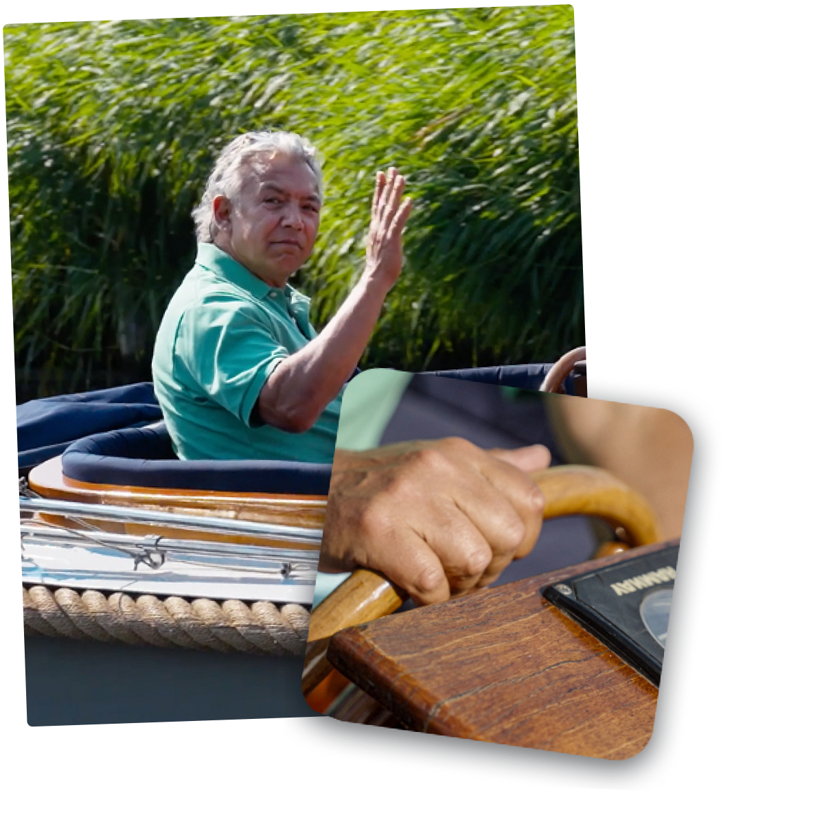 Een glimlachende man zit aan het roer van een kleine motorboot op een zonnige dag en zwaait.